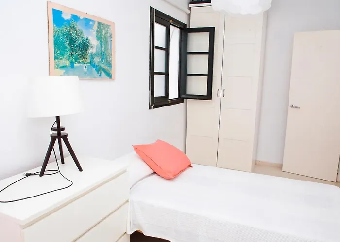 ático Al Lado Playa La Caleta Apartamento *